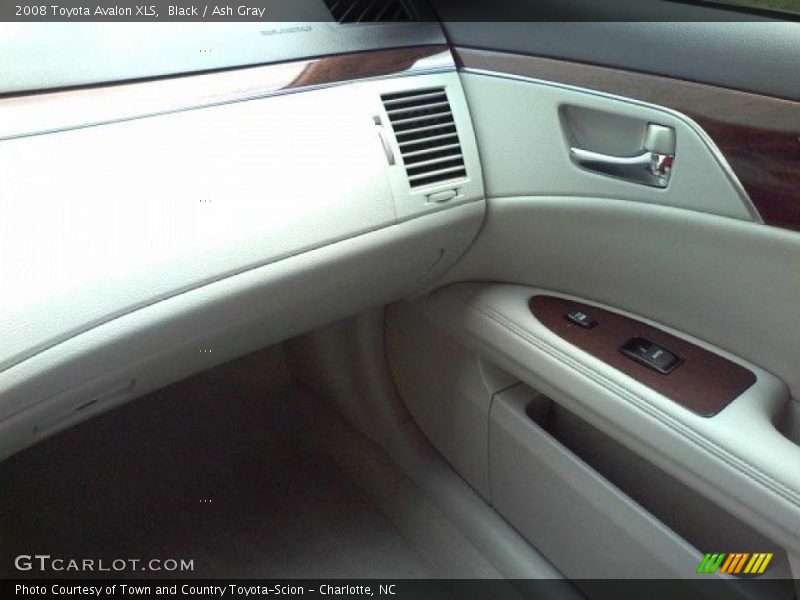 Black / Ash Gray 2008 Toyota Avalon XLS