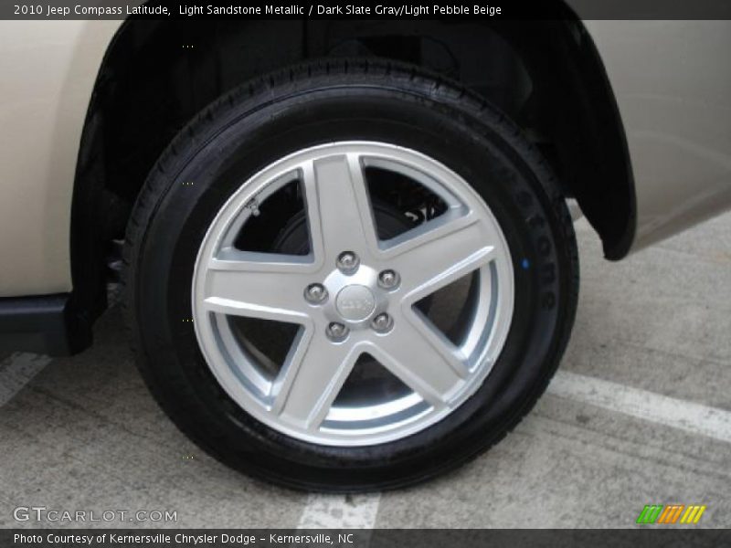 Light Sandstone Metallic / Dark Slate Gray/Light Pebble Beige 2010 Jeep Compass Latitude