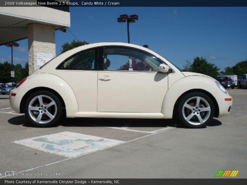 Candy White / Cream 2009 Volkswagen New Beetle 2.5 Coupe