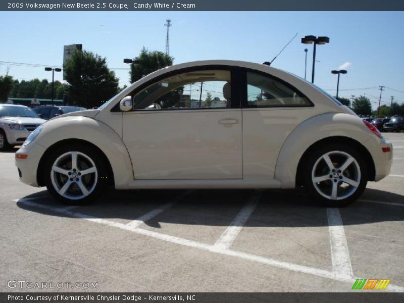 Candy White / Cream 2009 Volkswagen New Beetle 2.5 Coupe
