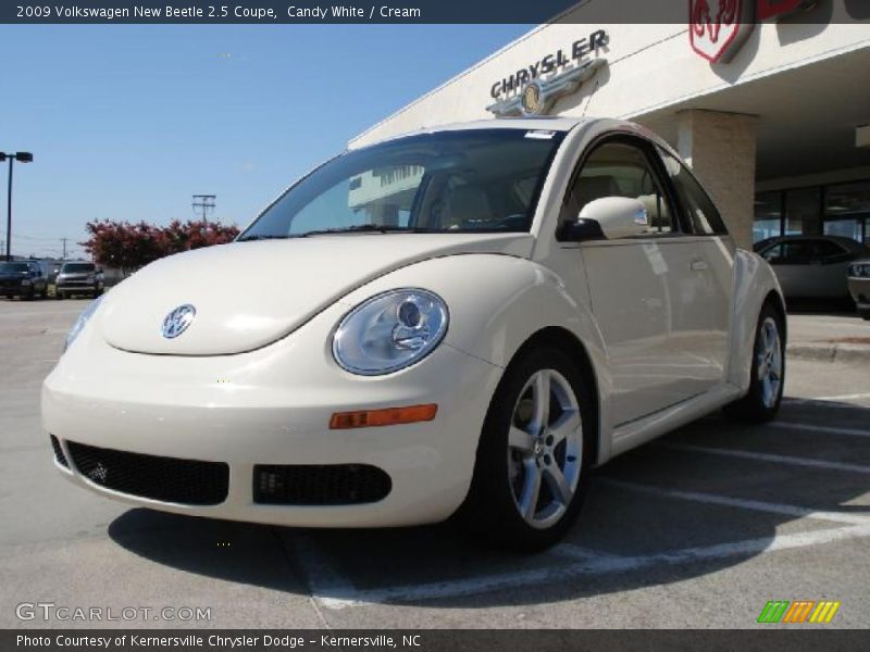Candy White / Cream 2009 Volkswagen New Beetle 2.5 Coupe