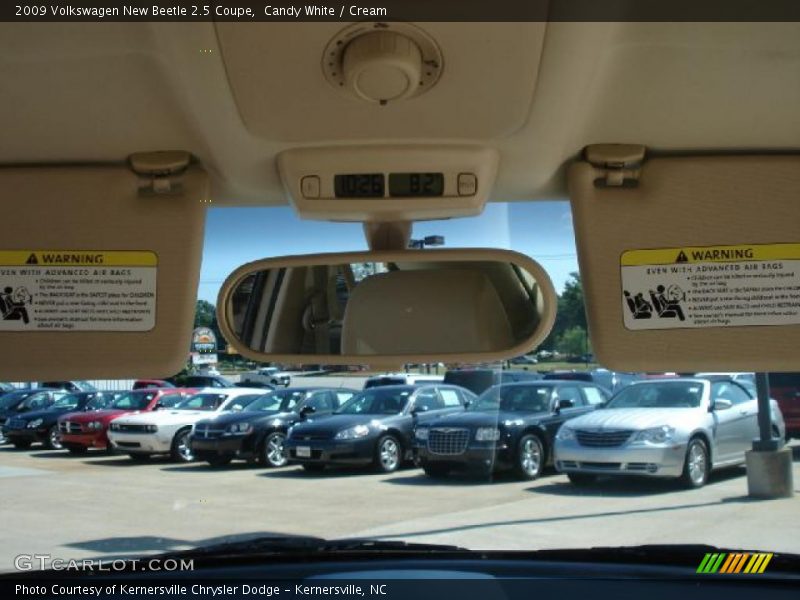 Candy White / Cream 2009 Volkswagen New Beetle 2.5 Coupe