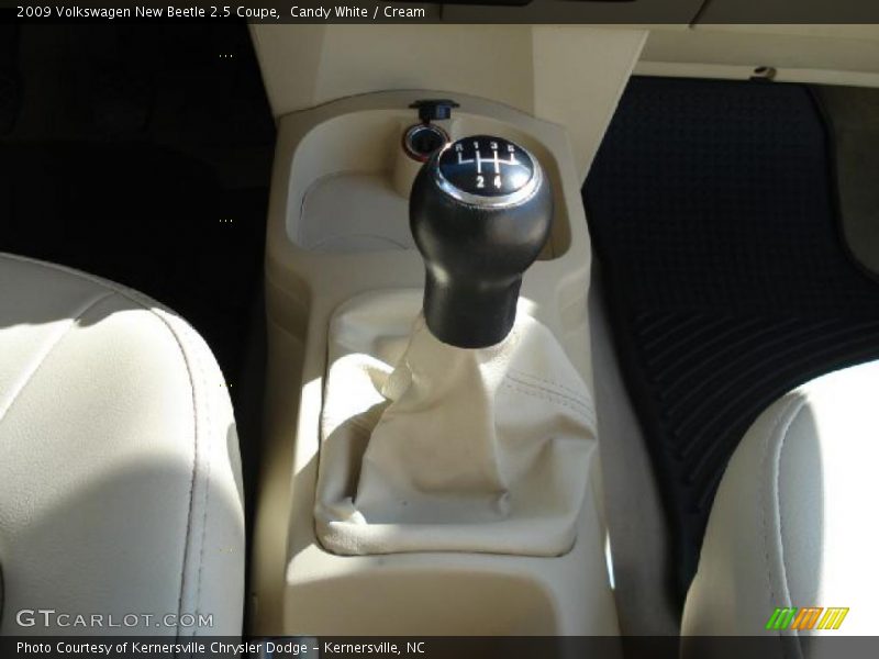 Candy White / Cream 2009 Volkswagen New Beetle 2.5 Coupe