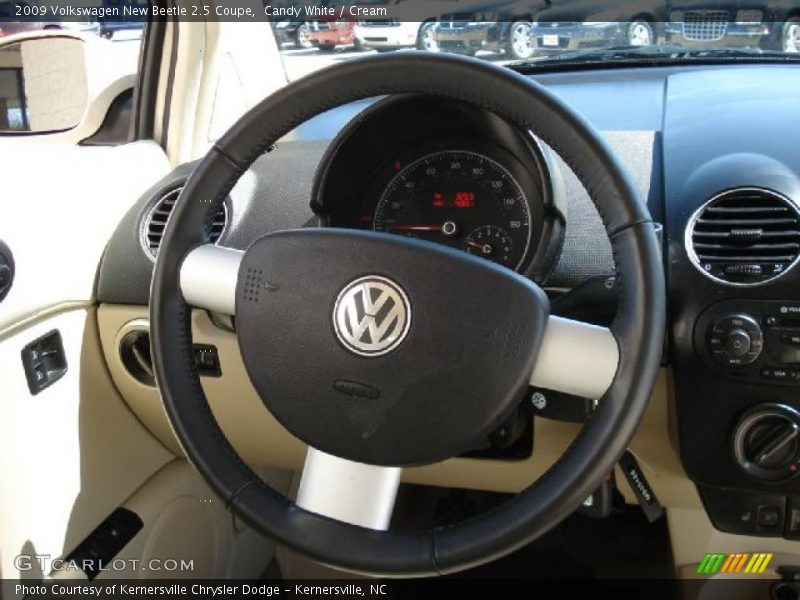 Candy White / Cream 2009 Volkswagen New Beetle 2.5 Coupe