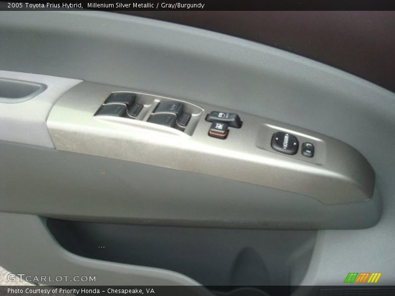 Millenium Silver Metallic / Gray/Burgundy 2005 Toyota Prius Hybrid