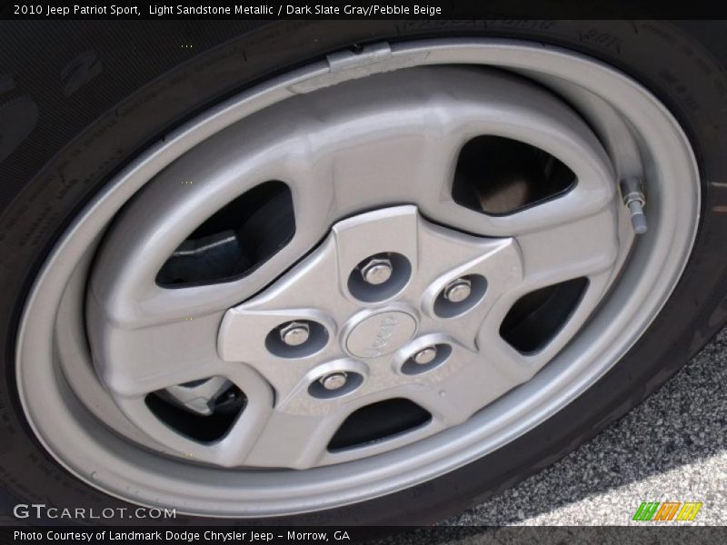 Light Sandstone Metallic / Dark Slate Gray/Pebble Beige 2010 Jeep Patriot Sport
