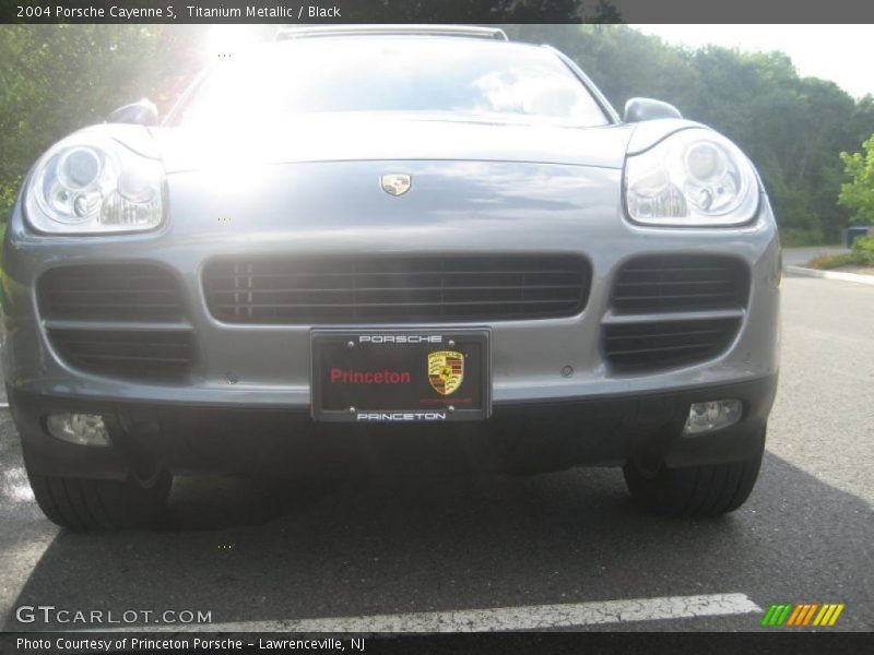 Titanium Metallic / Black 2004 Porsche Cayenne S