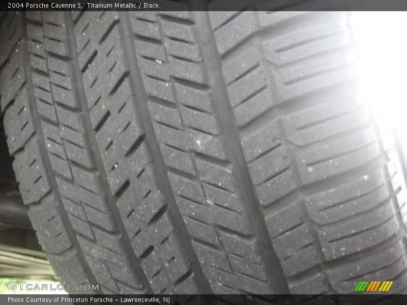 Titanium Metallic / Black 2004 Porsche Cayenne S