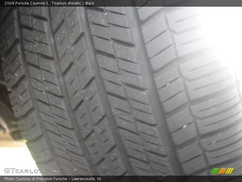 Titanium Metallic / Black 2004 Porsche Cayenne S