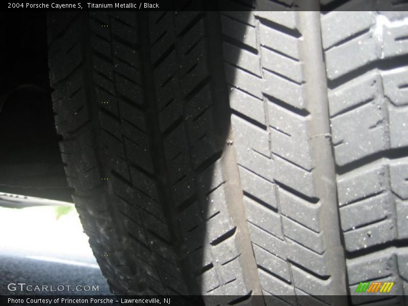 Titanium Metallic / Black 2004 Porsche Cayenne S