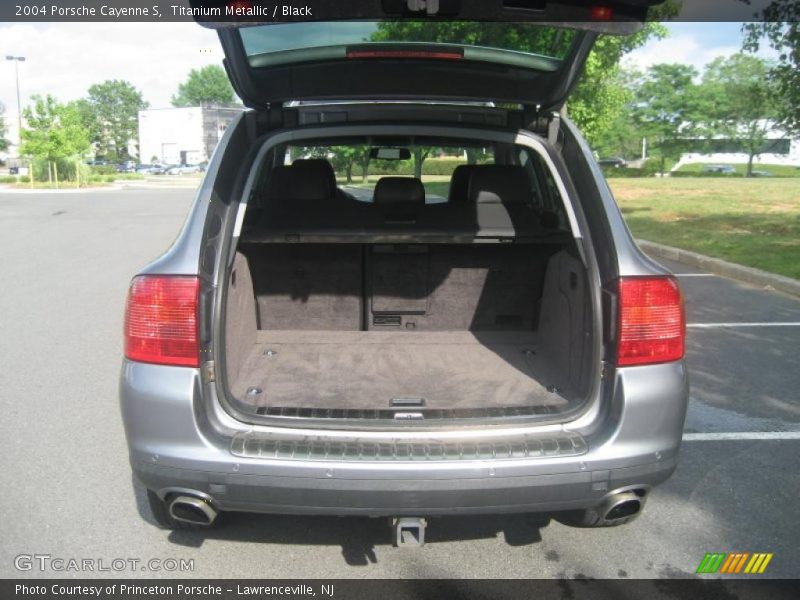 Titanium Metallic / Black 2004 Porsche Cayenne S