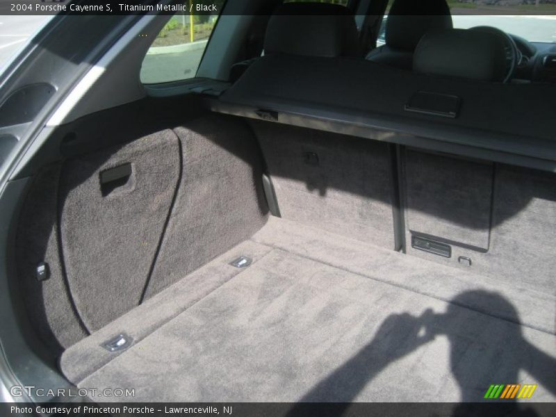 Titanium Metallic / Black 2004 Porsche Cayenne S