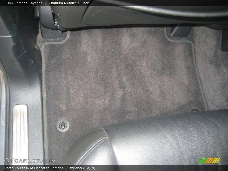 Titanium Metallic / Black 2004 Porsche Cayenne S