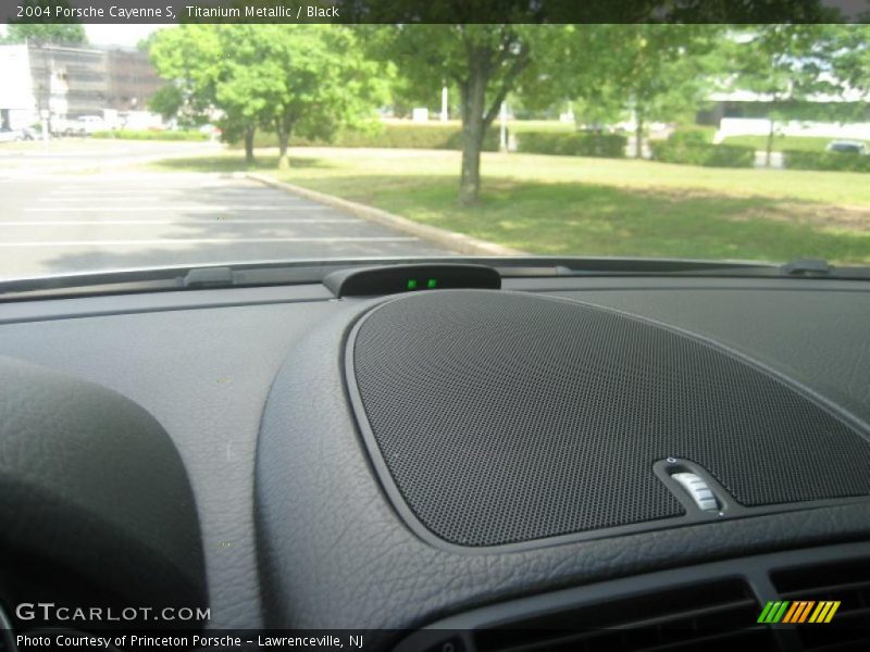 Titanium Metallic / Black 2004 Porsche Cayenne S