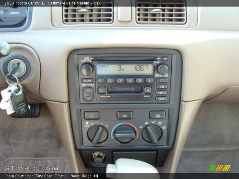 Cashmere Beige Metallic / Oak 2000 Toyota Camry LE