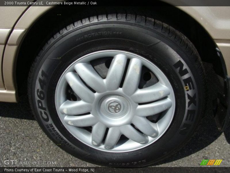 Cashmere Beige Metallic / Oak 2000 Toyota Camry LE