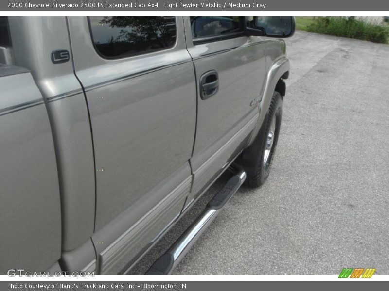 Light Pewter Metallic / Medium Gray 2000 Chevrolet Silverado 2500 LS Extended Cab 4x4