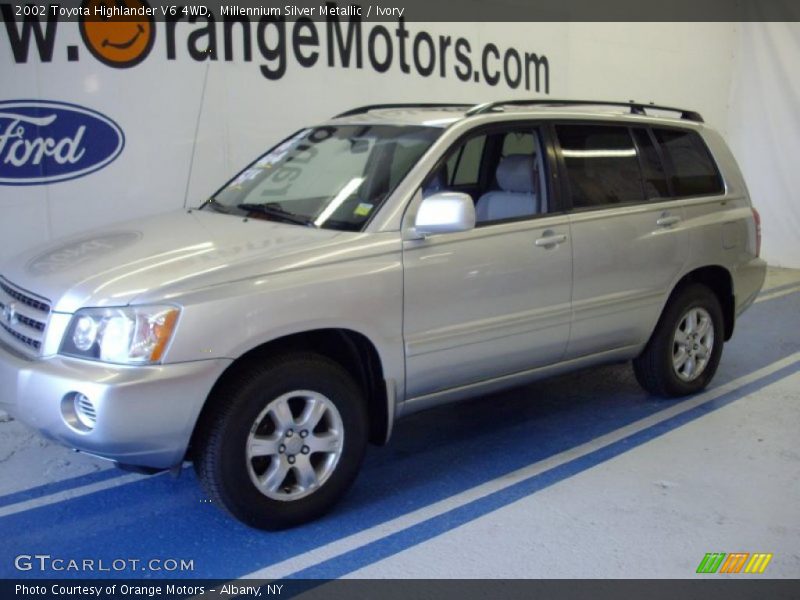 Millennium Silver Metallic / Ivory 2002 Toyota Highlander V6 4WD