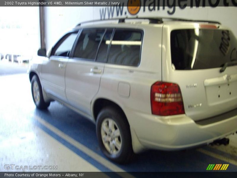 Millennium Silver Metallic / Ivory 2002 Toyota Highlander V6 4WD