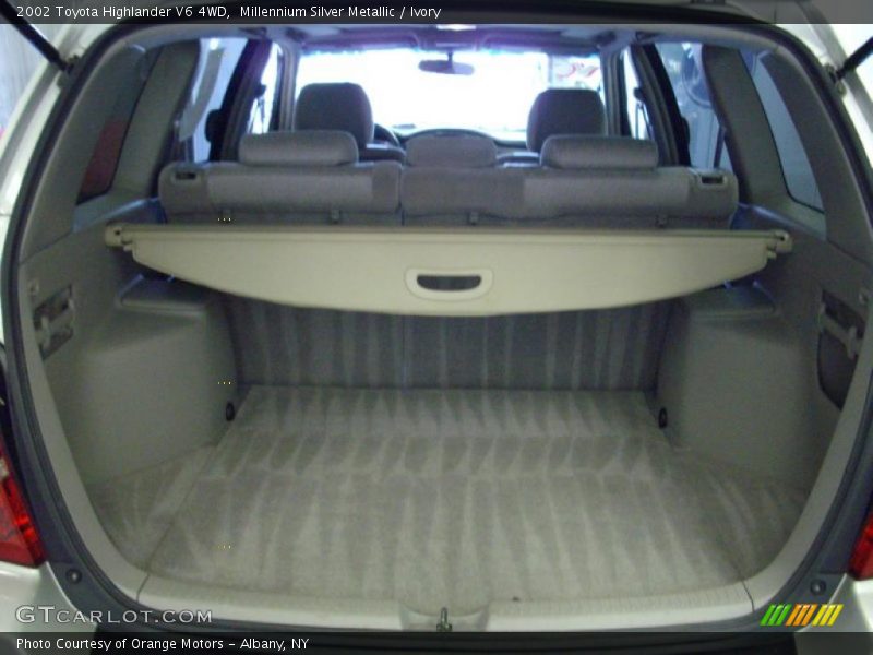 Millennium Silver Metallic / Ivory 2002 Toyota Highlander V6 4WD