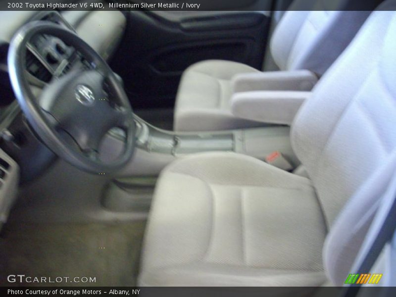 Millennium Silver Metallic / Ivory 2002 Toyota Highlander V6 4WD