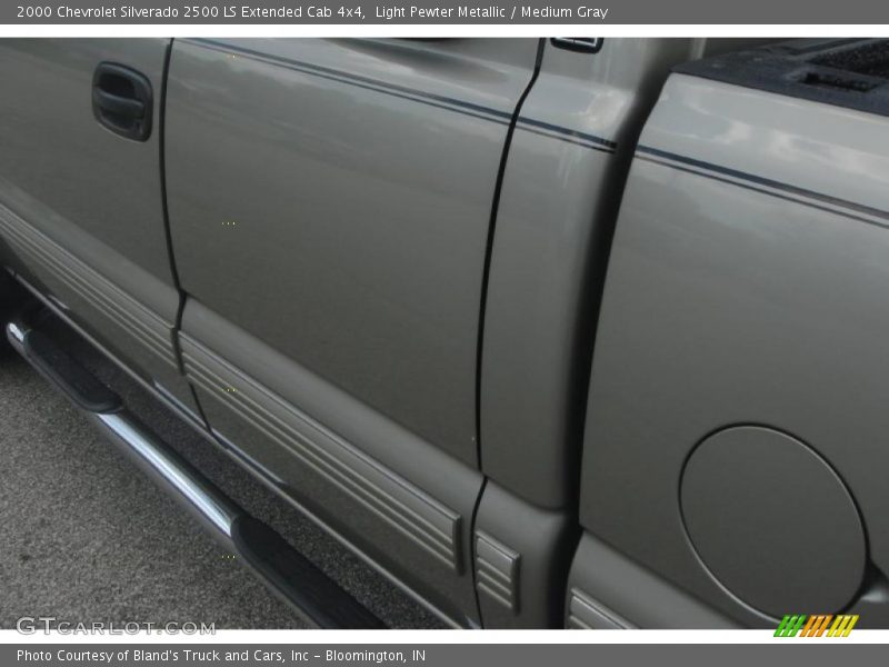 Light Pewter Metallic / Medium Gray 2000 Chevrolet Silverado 2500 LS Extended Cab 4x4
