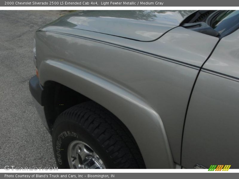Light Pewter Metallic / Medium Gray 2000 Chevrolet Silverado 2500 LS Extended Cab 4x4