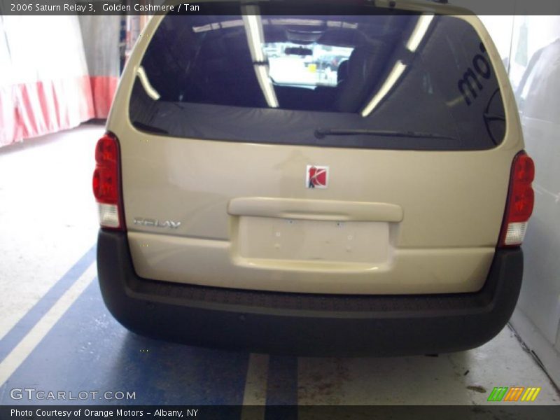 Golden Cashmere / Tan 2006 Saturn Relay 3