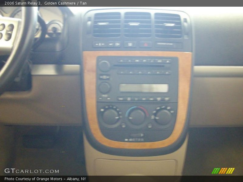 Golden Cashmere / Tan 2006 Saturn Relay 3
