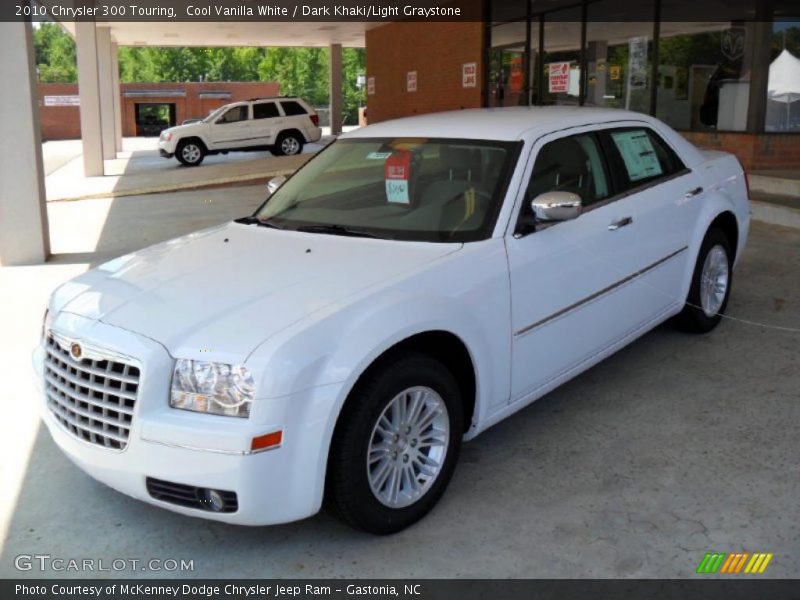 Cool Vanilla White / Dark Khaki/Light Graystone 2010 Chrysler 300 Touring