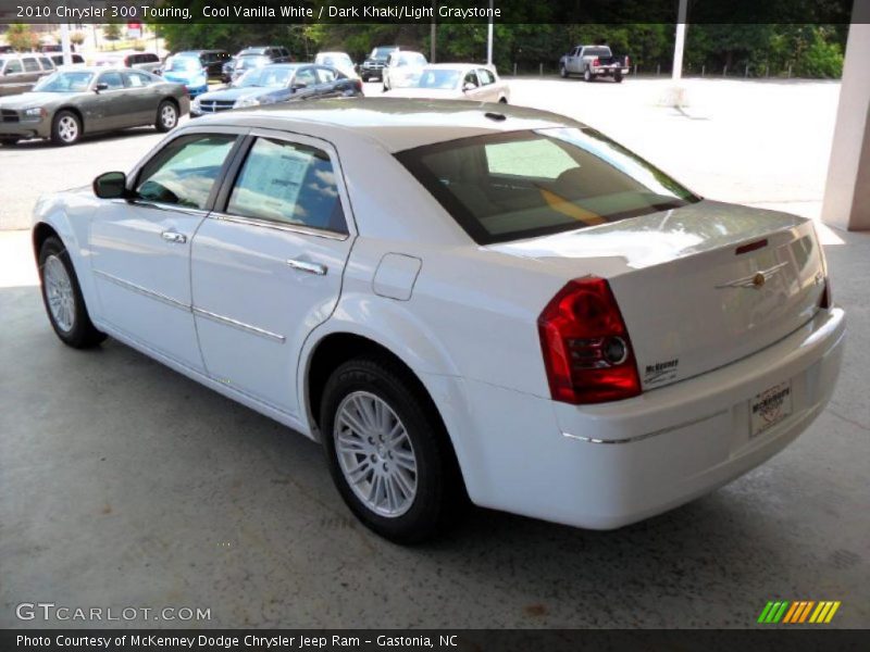 Cool Vanilla White / Dark Khaki/Light Graystone 2010 Chrysler 300 Touring