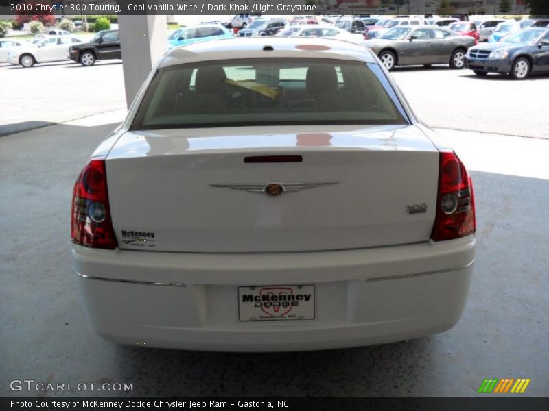 Cool Vanilla White / Dark Khaki/Light Graystone 2010 Chrysler 300 Touring