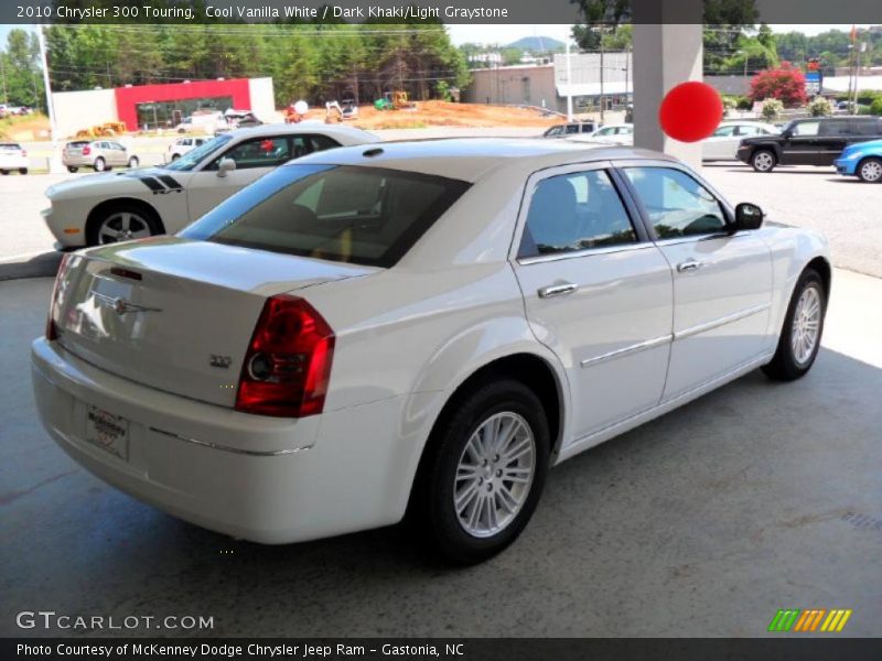 Cool Vanilla White / Dark Khaki/Light Graystone 2010 Chrysler 300 Touring