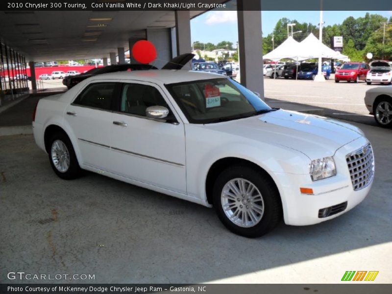 Cool Vanilla White / Dark Khaki/Light Graystone 2010 Chrysler 300 Touring