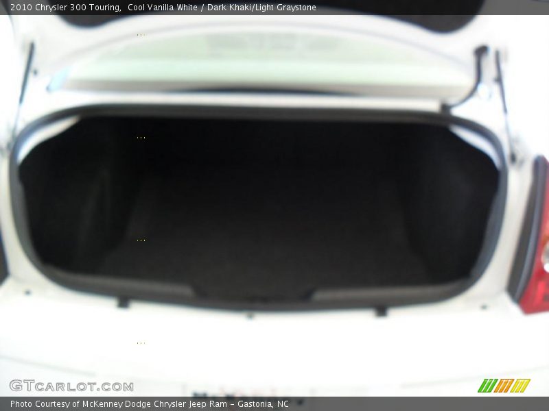 Cool Vanilla White / Dark Khaki/Light Graystone 2010 Chrysler 300 Touring