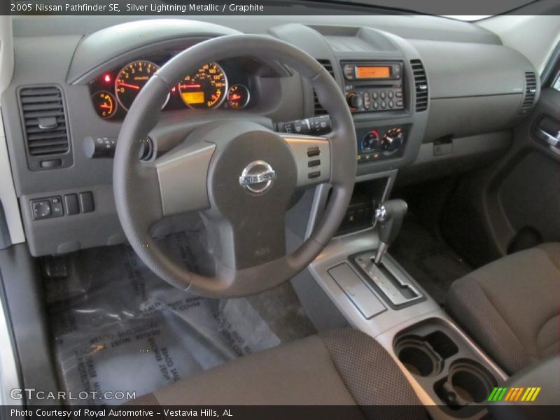 Silver Lightning Metallic / Graphite 2005 Nissan Pathfinder SE