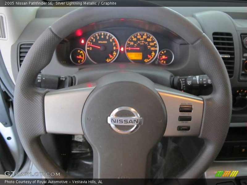Silver Lightning Metallic / Graphite 2005 Nissan Pathfinder SE