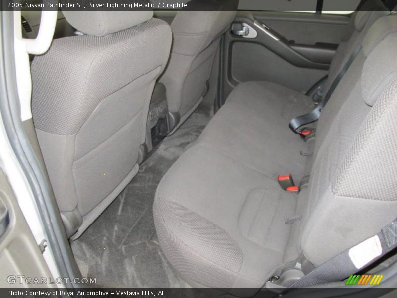 Silver Lightning Metallic / Graphite 2005 Nissan Pathfinder SE
