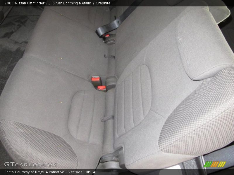 Silver Lightning Metallic / Graphite 2005 Nissan Pathfinder SE