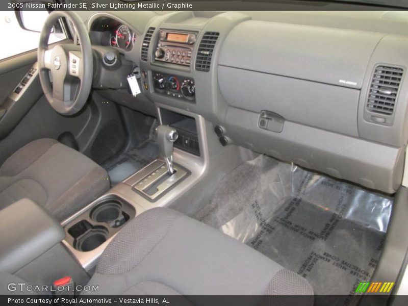 Silver Lightning Metallic / Graphite 2005 Nissan Pathfinder SE