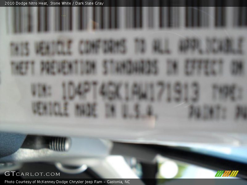 Stone White / Dark Slate Gray 2010 Dodge Nitro Heat