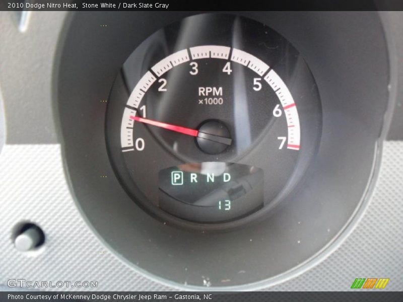 Stone White / Dark Slate Gray 2010 Dodge Nitro Heat