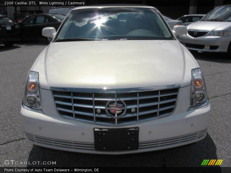 White Lightning / Cashmere 2006 Cadillac DTS