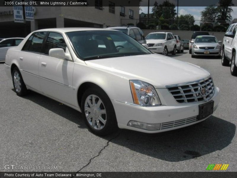 White Lightning / Cashmere 2006 Cadillac DTS