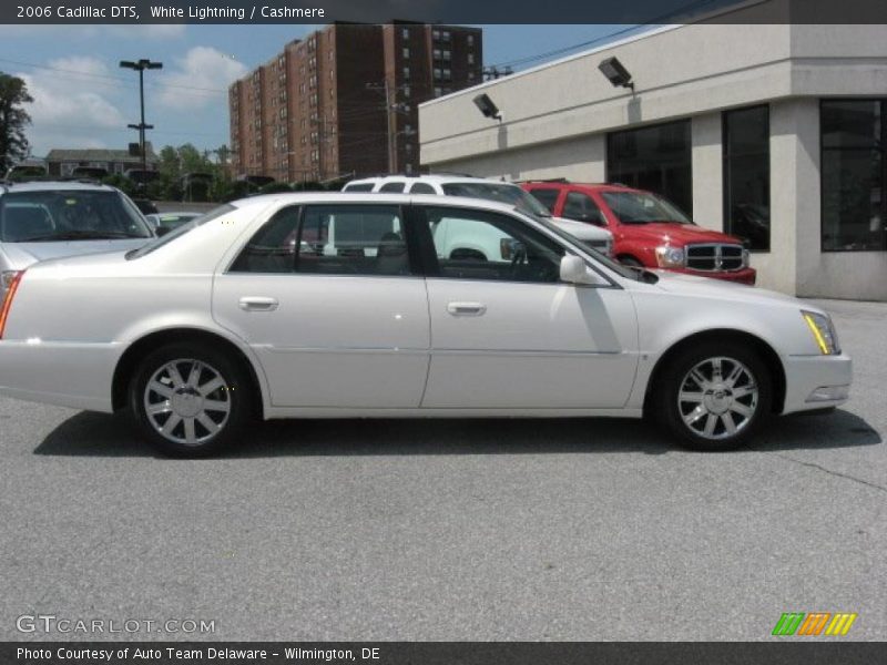 White Lightning / Cashmere 2006 Cadillac DTS