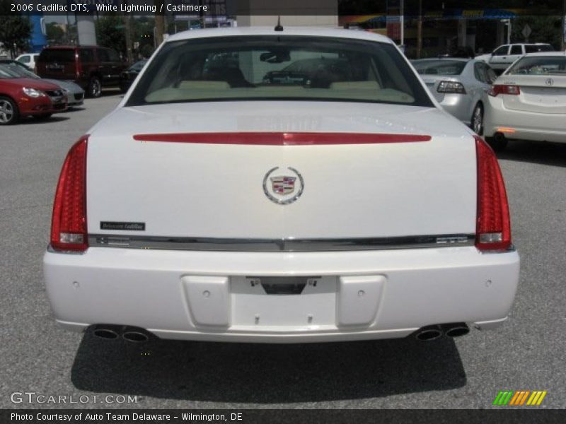 White Lightning / Cashmere 2006 Cadillac DTS
