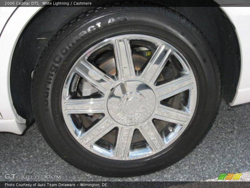 White Lightning / Cashmere 2006 Cadillac DTS