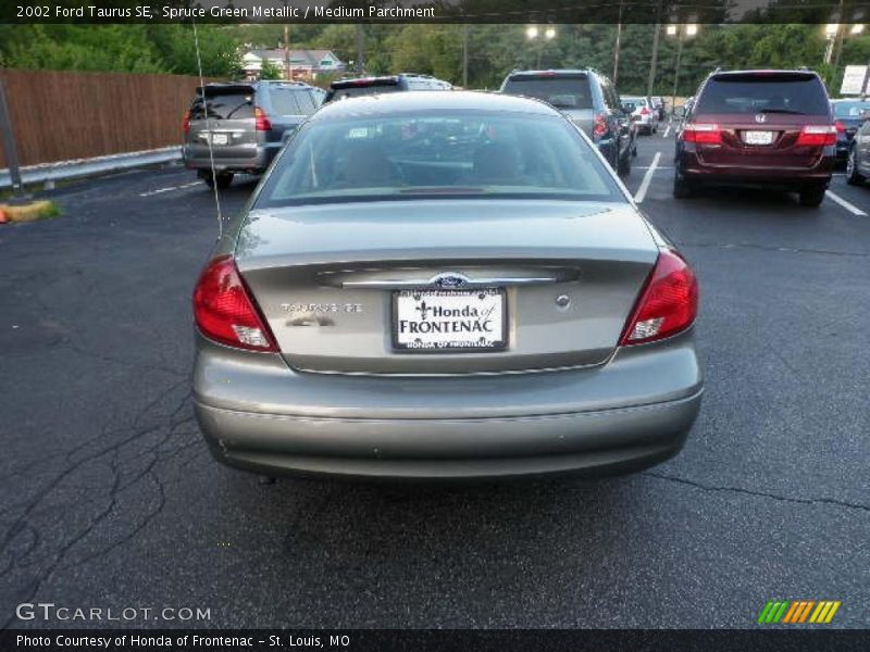 Spruce Green Metallic / Medium Parchment 2002 Ford Taurus SE