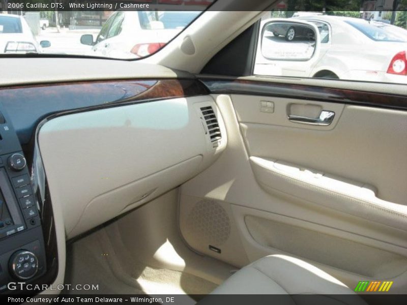 White Lightning / Cashmere 2006 Cadillac DTS