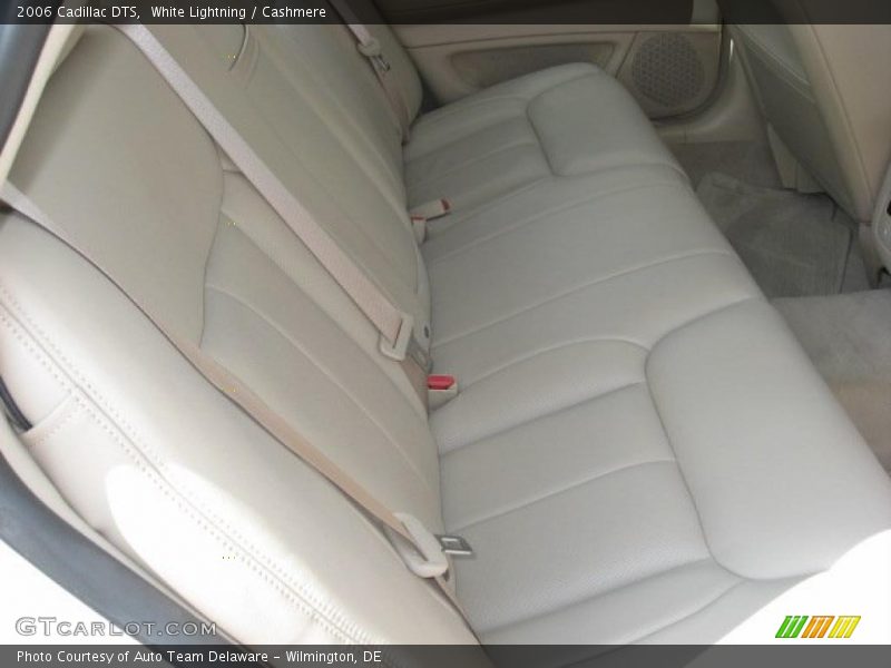 White Lightning / Cashmere 2006 Cadillac DTS